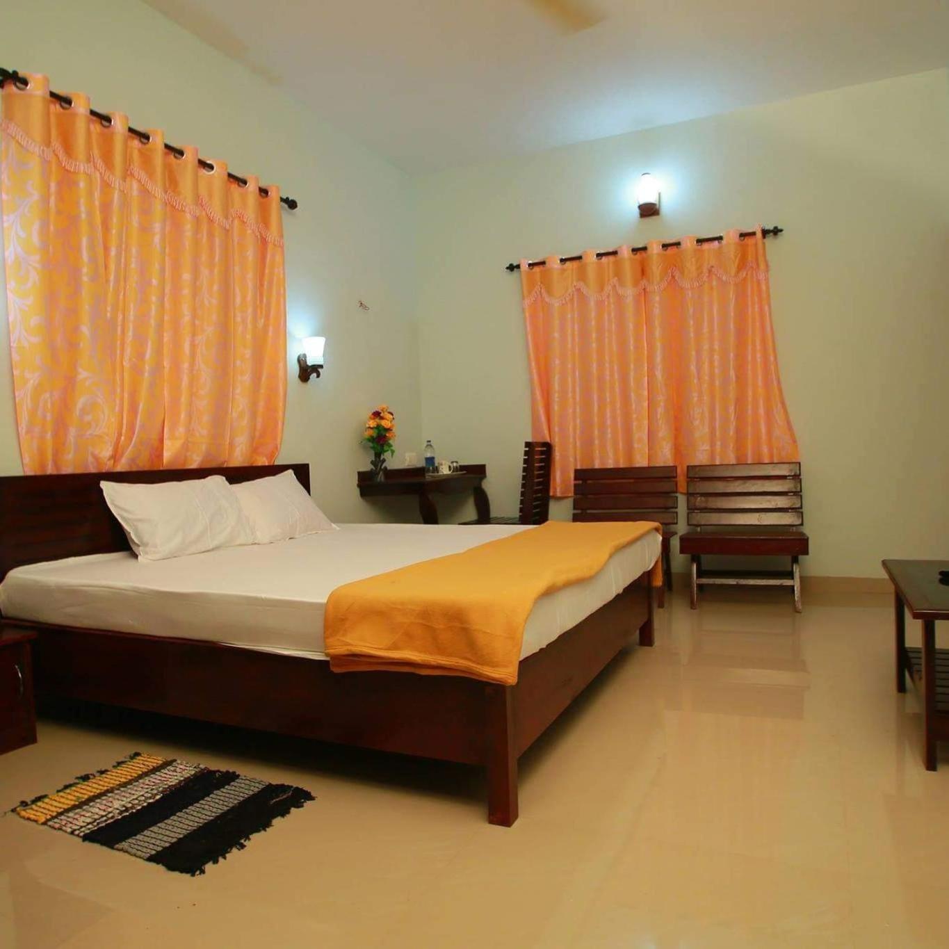 Pkn Homestay Thekkady Kumily Exterior photo