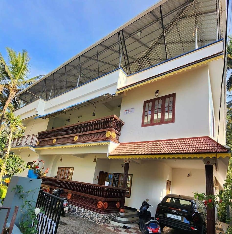 Pkn Homestay Thekkady Kumily Exterior photo